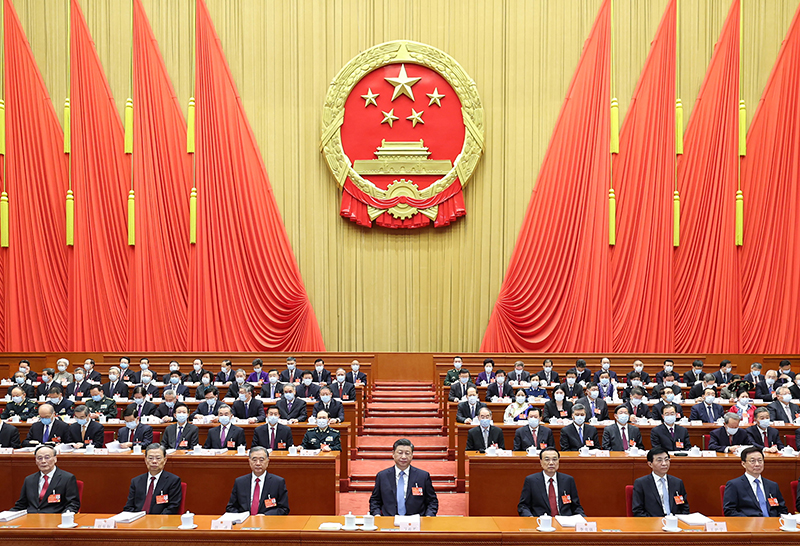 3月5日，第十三届全国人民代表大会第五次会议在北京人民大会堂开幕。党和国家领导人习近平、李克强、汪洋、王沪宁、赵乐际、韩正、王岐山等出席，栗战书主持大会。新华社记者 鞠鹏 摄